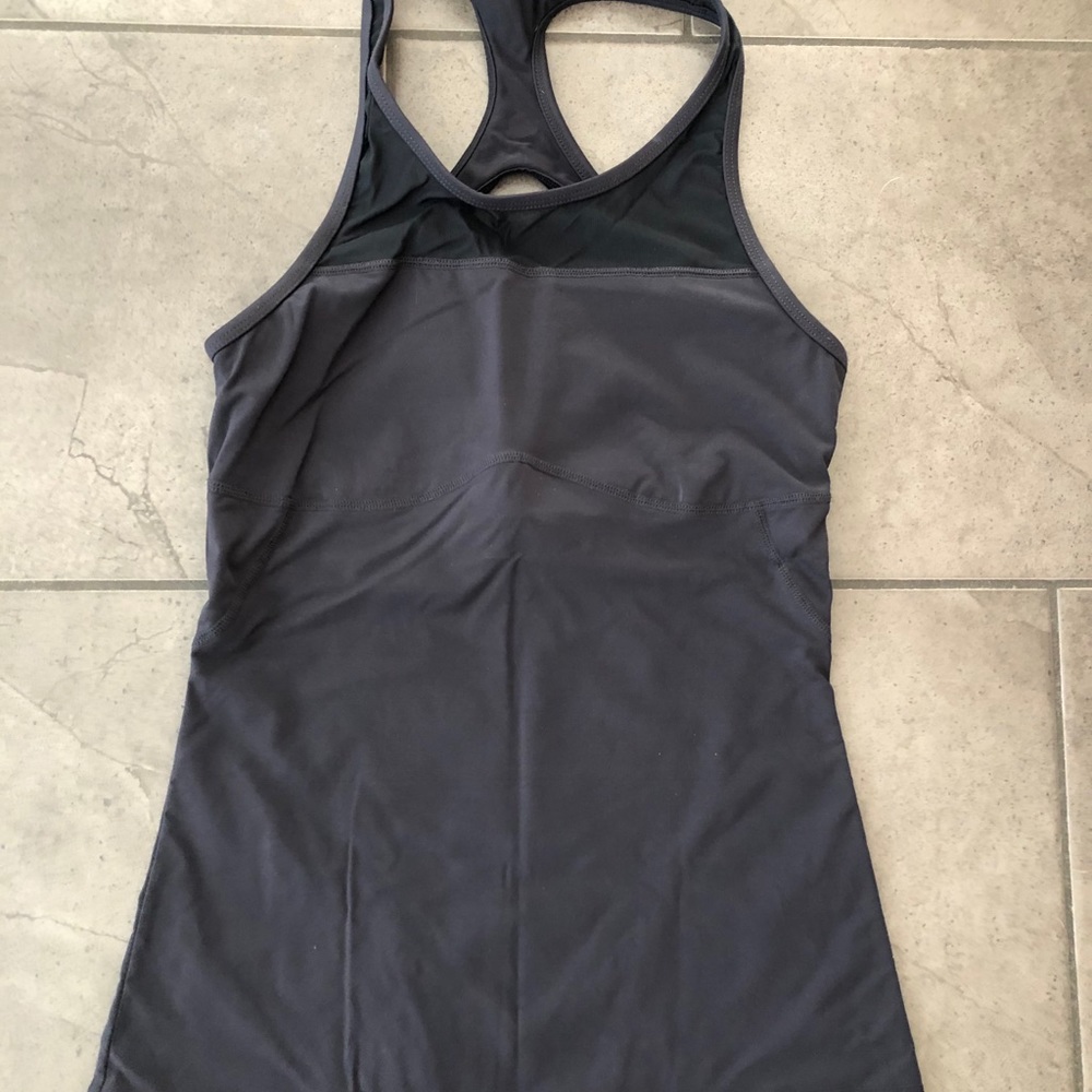 Black yoga tank